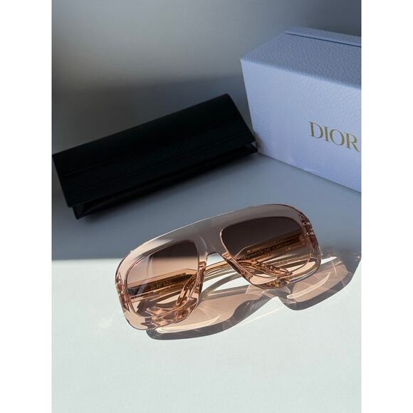 NEW Dior Signature M1U Mask Sunglasses in Pink Transparent - Picture 6 of 8